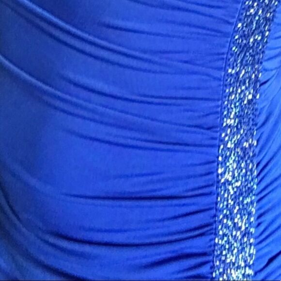 ālastādealāCacheĀ oneāshoulderālongādress - Picture 5 of 5